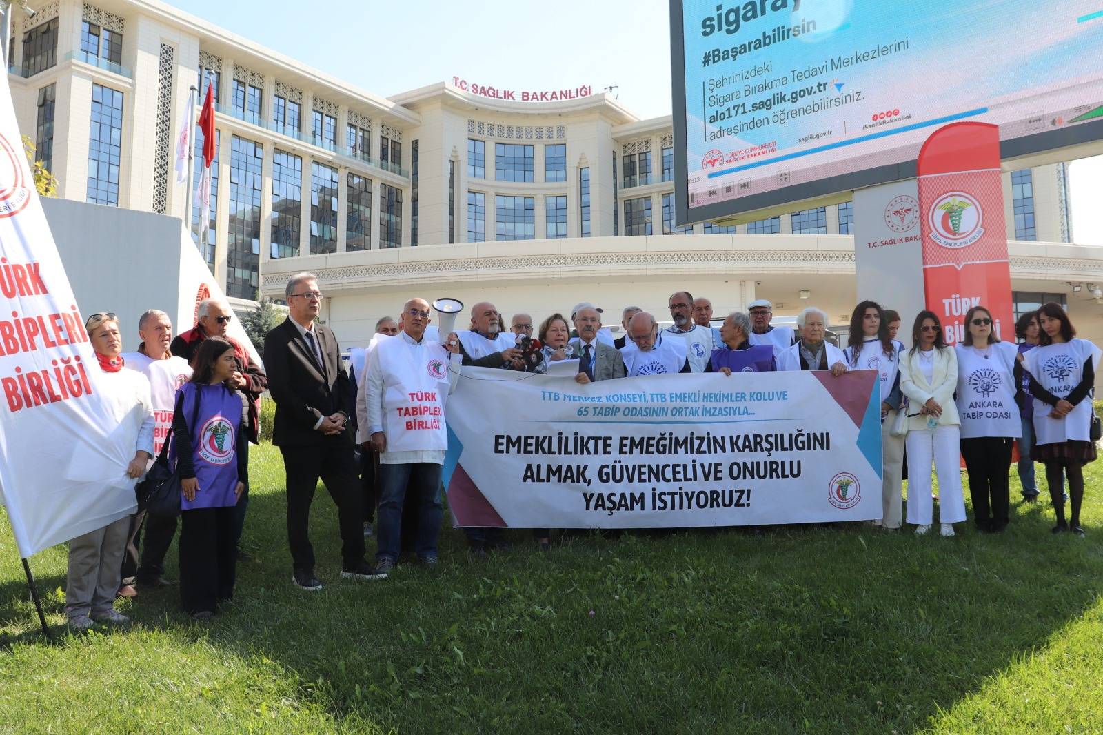 Sybiha: Rusya su&ccedil;larından sorumlu tutulmalı