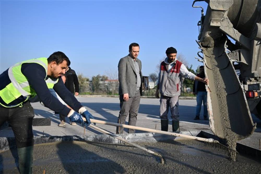 Eşki, Işıkkent’te yapımı tamamlanmak üzere olan modern TIR garajını inceledi