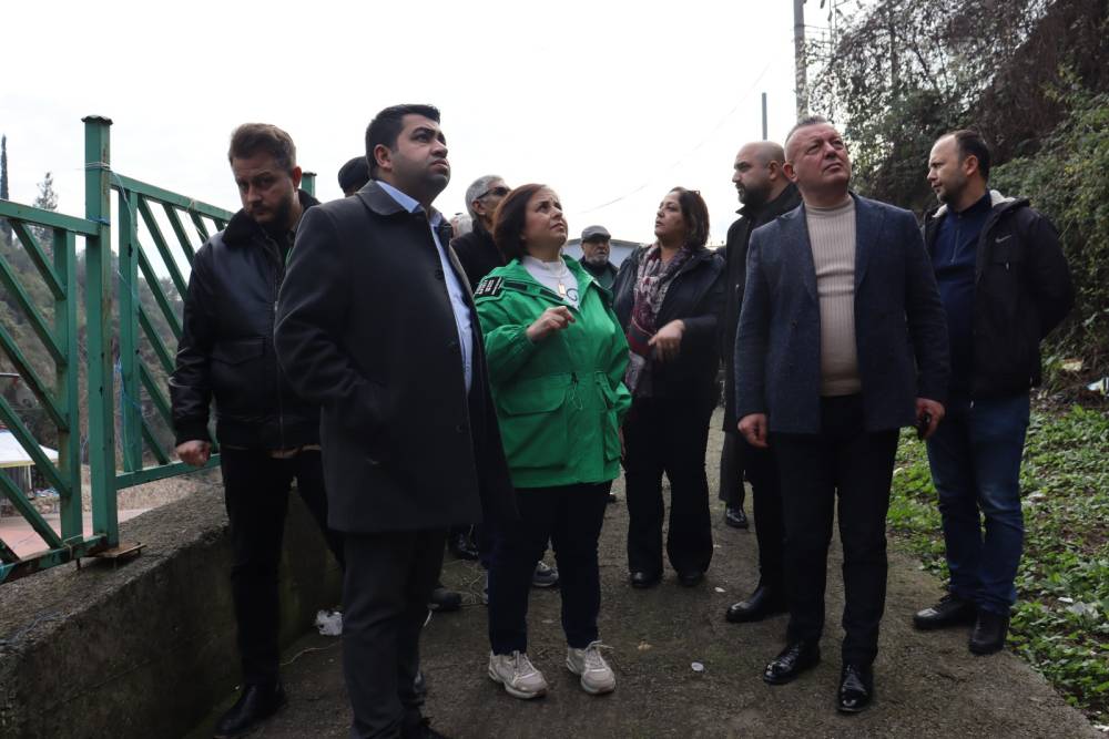 İzmit Belediyesi, Hakkaniye ve Terzibayırı Mahallesi’nde ihtiyaçları yerinde inceledi