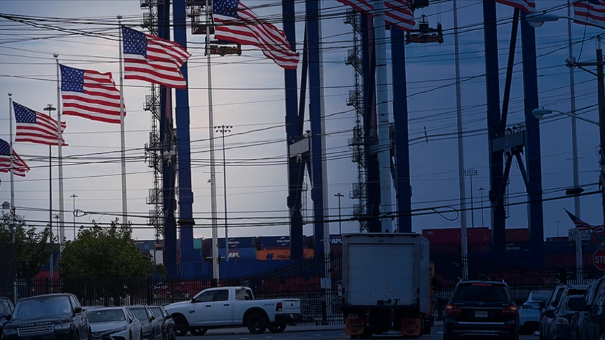 ABD ekonomisinde b&uuml;y&uuml;me yavaşladı: 2025 son &ccedil;eyrek verileri beklentinin altında kaldı