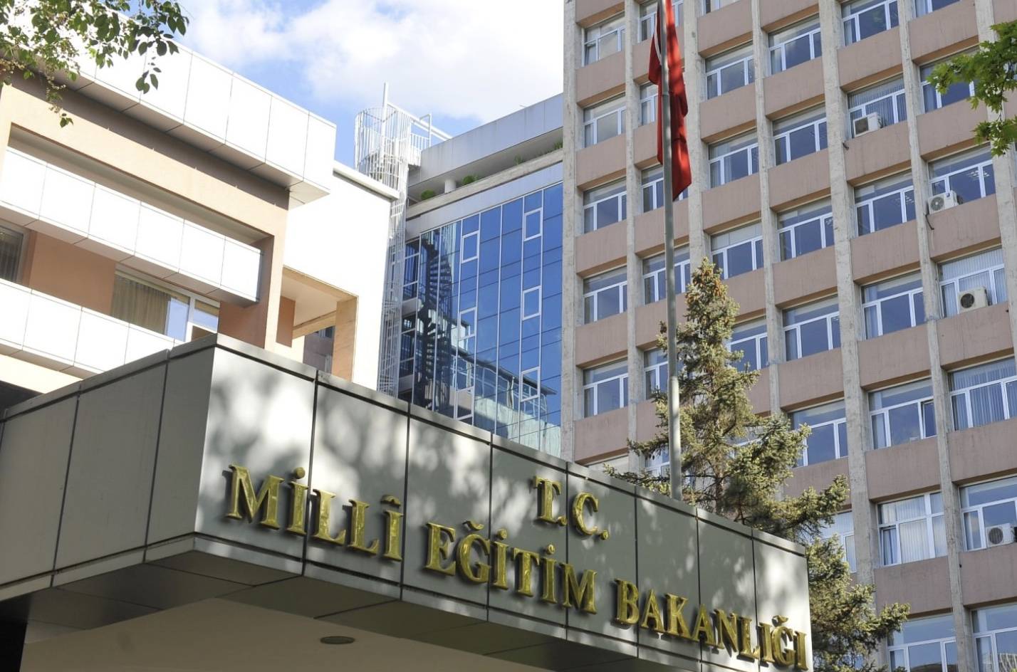 Atık ısı elektriğe d&ouml;n&uuml;ş&uuml;yor: Yeni termoelektrik malzeme geliştirildi