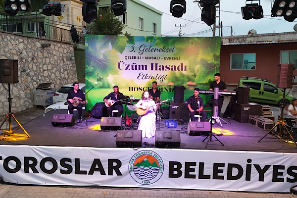 Toroslar&rsquo;da 3. &Uuml;z&uuml;m Hasadı Etkinliği d&uuml;zenlendi