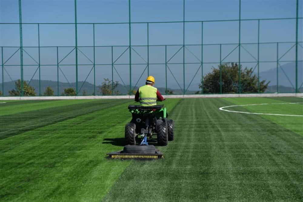 Osmangazi Belediyesi’nden Gündoğdu’ya futbol sahası