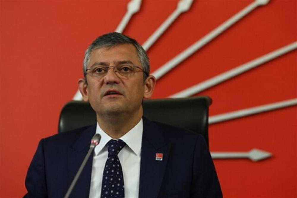 CHP Genel Başkanı Özel'den Saadet Partisi'ne taziye ziyareti