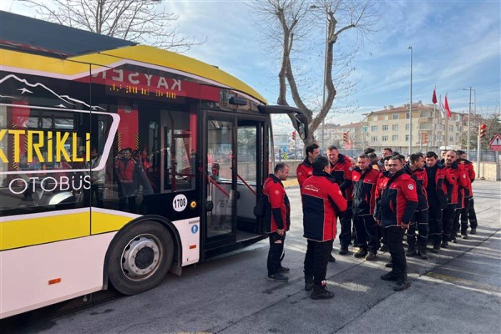 Kayseri Büyükşehir'den elektrikli araçlardaki arızalara müdahale eğitimi