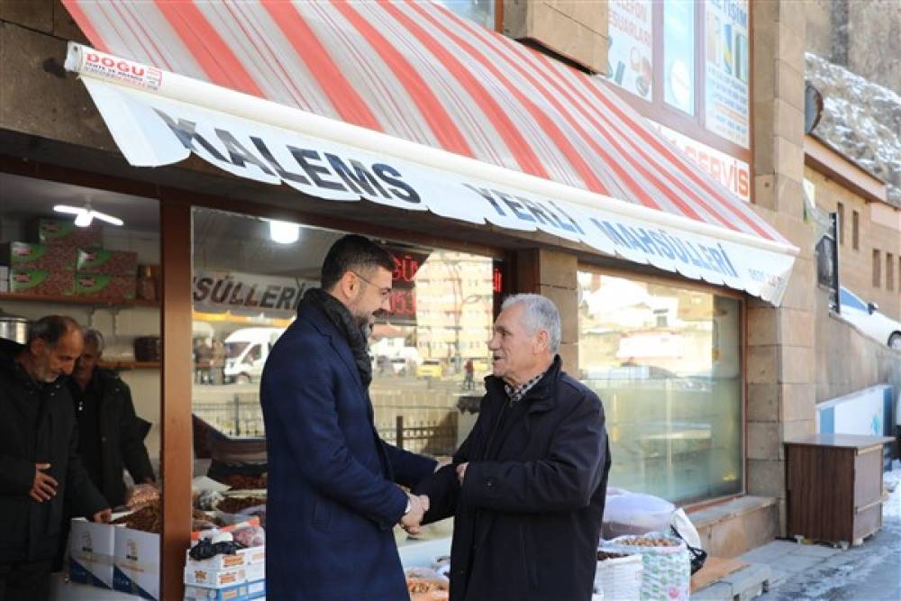 Başkan Tanğlay, çarşı esnafını ziyaret etti