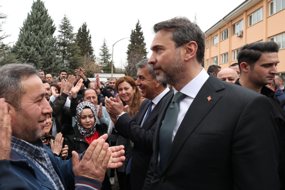 Bakan Bayraktar: Elektrik alanında hedefimiz vatandaşın memnuniyetini en üste çıkarmaktır