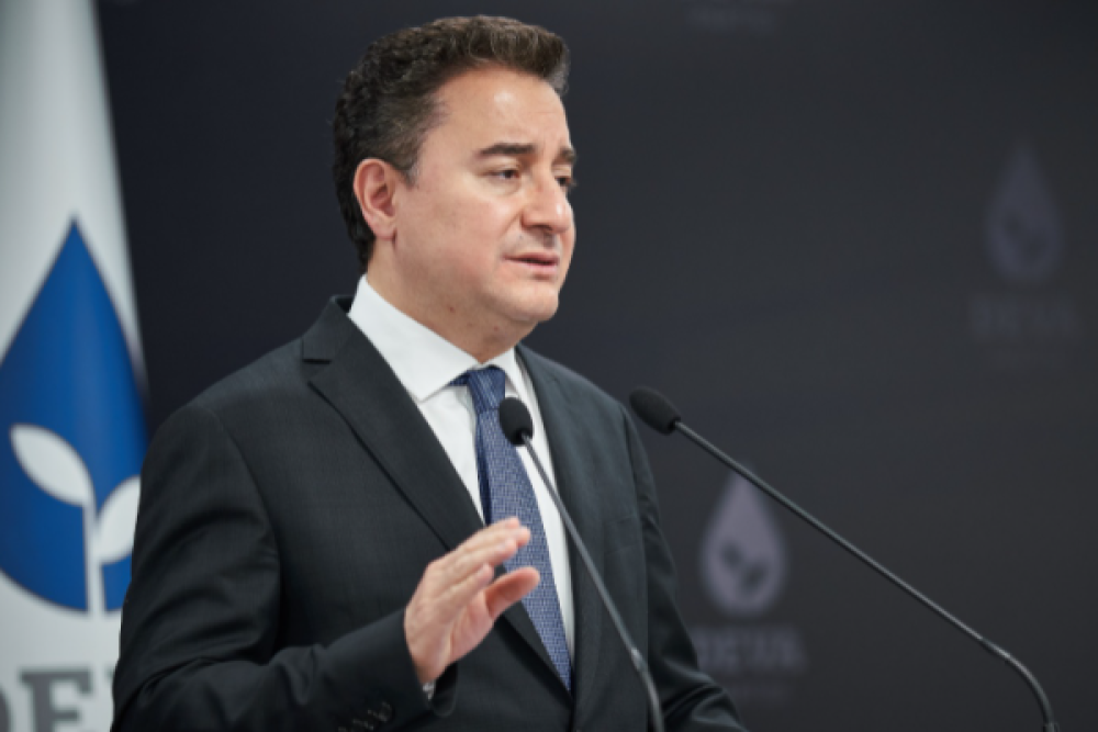 Babacan: Aynı hedefi paylaştığımız dostlarımızla yürümek istiyoruz