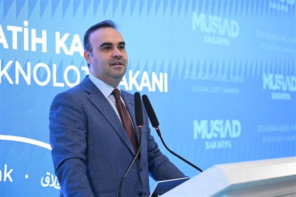 Bakan Kacır, MÜSİAD Sakarya 21. Olağan Genel Kurulu’nda iş insanlarına seslendi