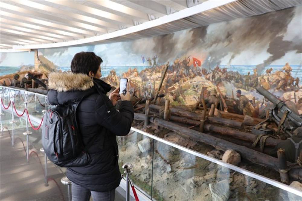 İzmirli turist rehberleri, Manisa’da ağırlandı 