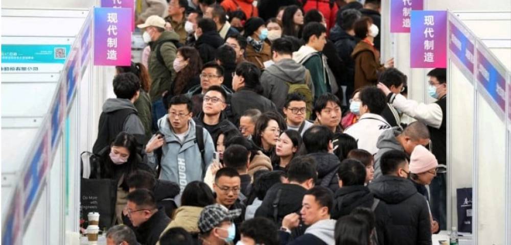 Çinli işçiler teknoloji merkezleri Shenzhen ve Hangzhou'ya akın ediyor