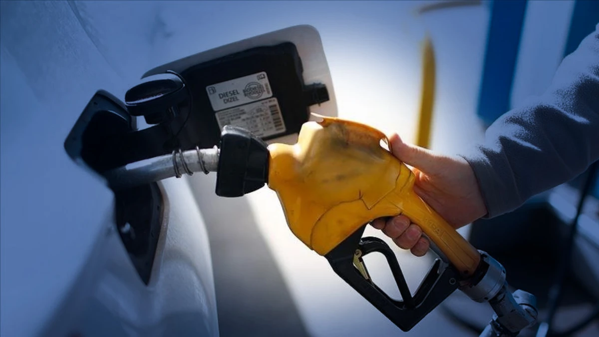 Orta Doğu gerilimi enerji piyasalarını etkiliyor! &Ccedil;in&rsquo;de akaryakıta yaklaşık 100 dolarlık zam