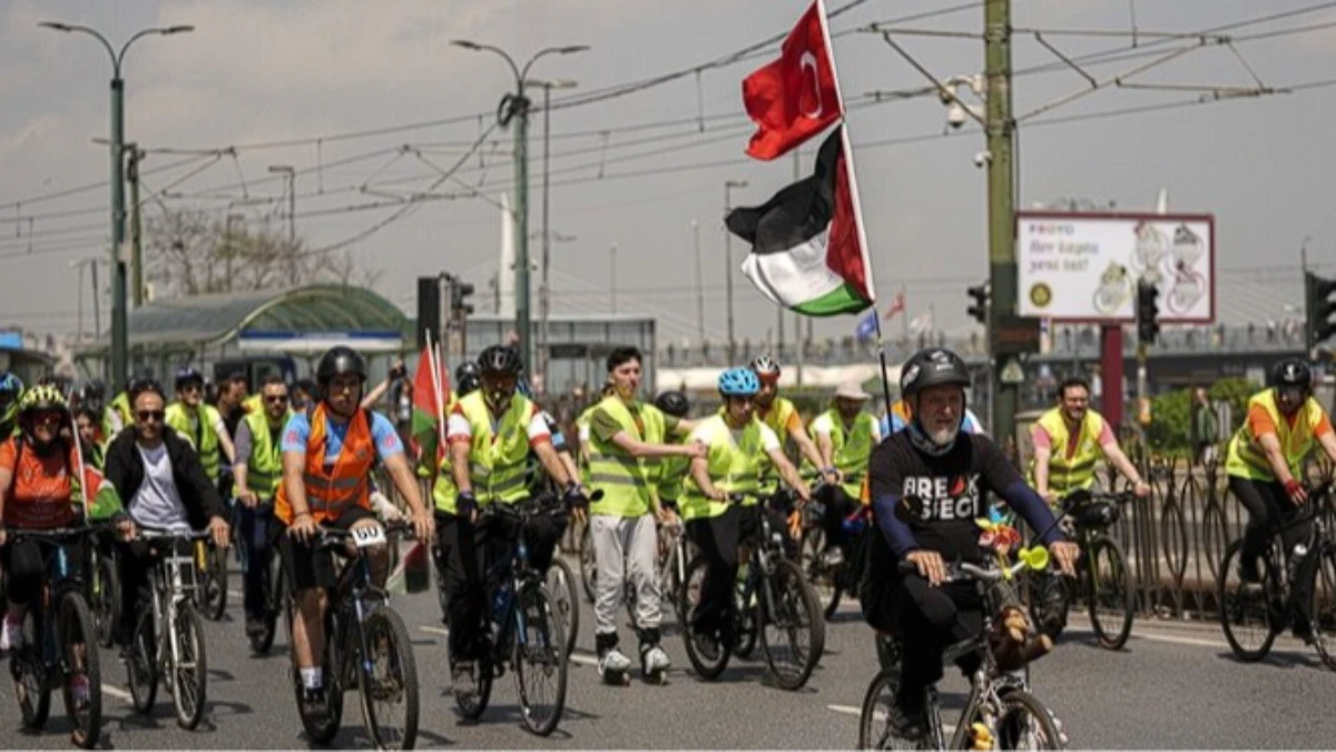 K&uuml;resel Sumud Filosu'na destek i&ccedil;in pedallar İstanbul'da &ccedil;evrildi