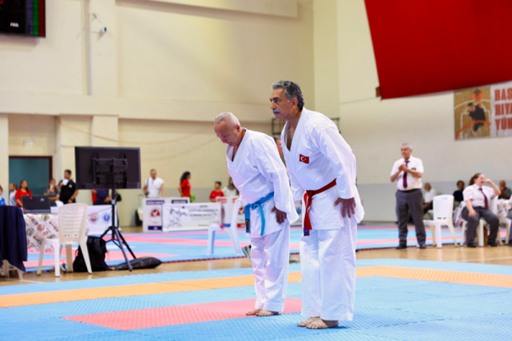 Uluslararası Gemlik Karate Turnuvası'nda 29 il ve 15 &uuml;lkeden sporcular buluştu