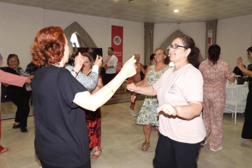 Kepez'de Kadınlar Matinesi d&uuml;zenlendi