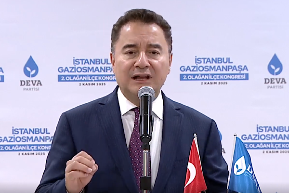 Babacan: &Ccedil;er&ccedil;eve Yasa uzun yolun ilk kilometre taşı