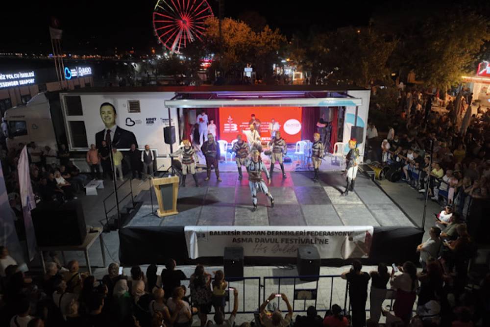 Edremit'in kurtuluşunun 104. yıl d&ouml;n&uuml;m&uuml; Asma Davul Festivali ile kutlandı