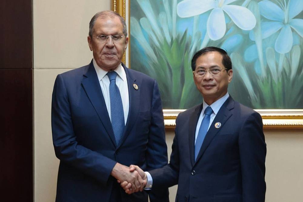 Lavrov, Vietnam Dışişleri Bakanı Son ile bir araya geldi