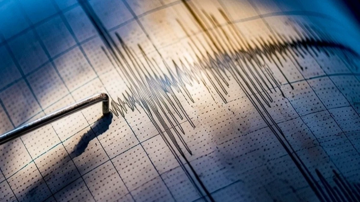 AZ &Ouml;NCE DEPREM Mİ OLDU SON DAKİKA: K&uuml;tahya'da 4.8 b&uuml;y&uuml;kl&uuml;ğ&uuml;nde deprem! &Ccedil;evre illerden de hissedildi