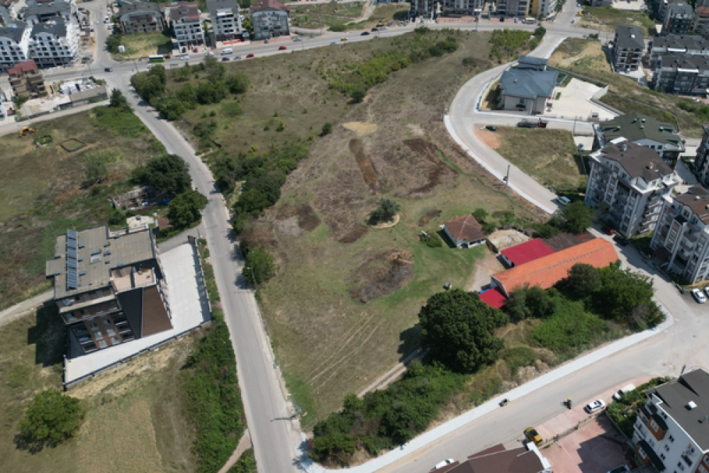 İzmit Belediyesi G&uuml;ndoğdu Mahallesi&rsquo;nde 350 metrelik kaldırım &ccedil;alışması ger&ccedil;ekleştirdi