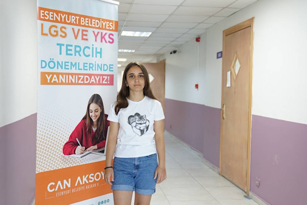  Esenyurt Belediyesi'nin &uuml;cretsiz LGS kursuyla 190 &ouml;ğrenci nitelikli okullara yerleşti