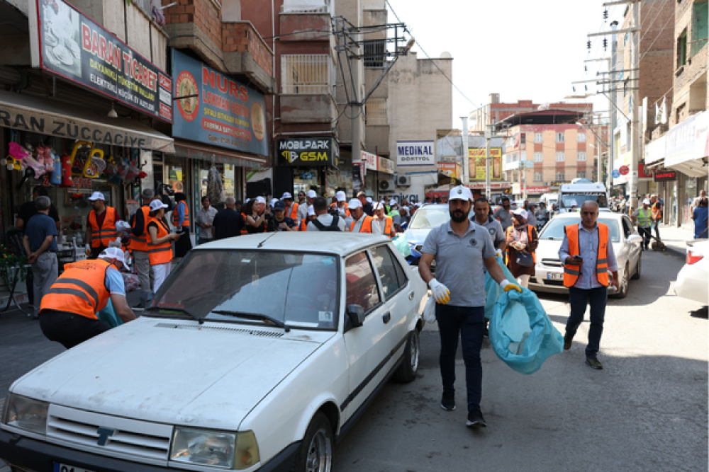 Diyarbakır&rsquo;da Kolektif emekle temiz kentler kampanyası başladı