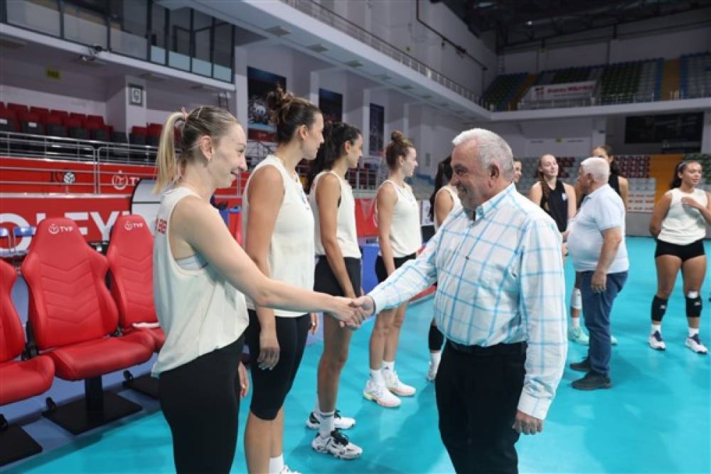 Nil&uuml;fer Belediyespor Eker&rsquo;de yeni sezon hazırlıkları başladı