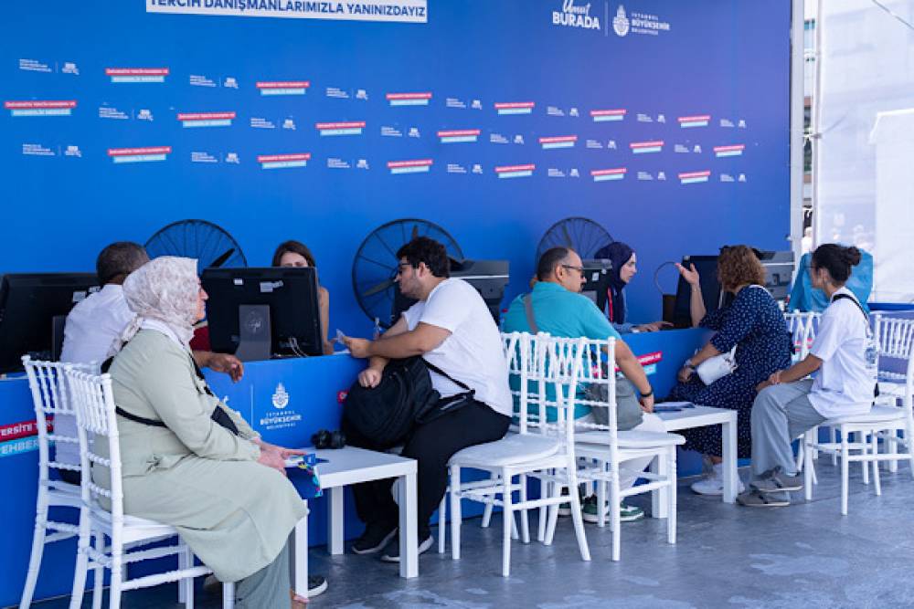  İBB'nin tercih merkezlerinden 92 bin 474 gen&ccedil; yararlandı
