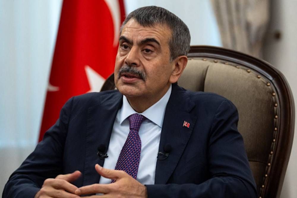 Bakan Tekin, Şırnak&rsquo;ta K&uuml;t&uuml;phane Projeleri Protokol&uuml;&rsquo;n&uuml; imzaladı