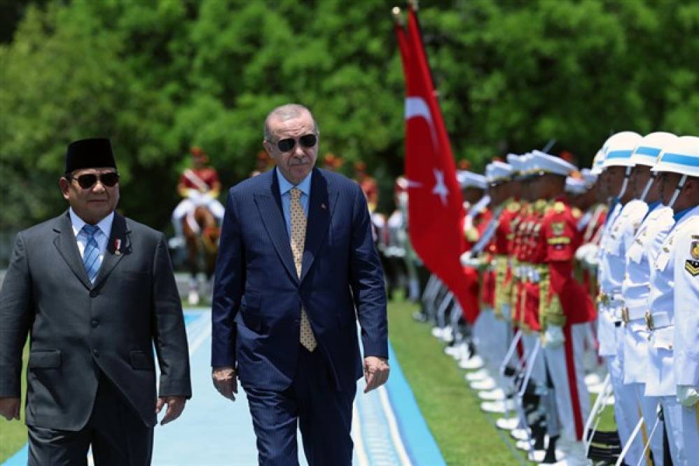 Cumhurbaşkanı Erdoğan, Endonezya'da resmi törenle karşılandı