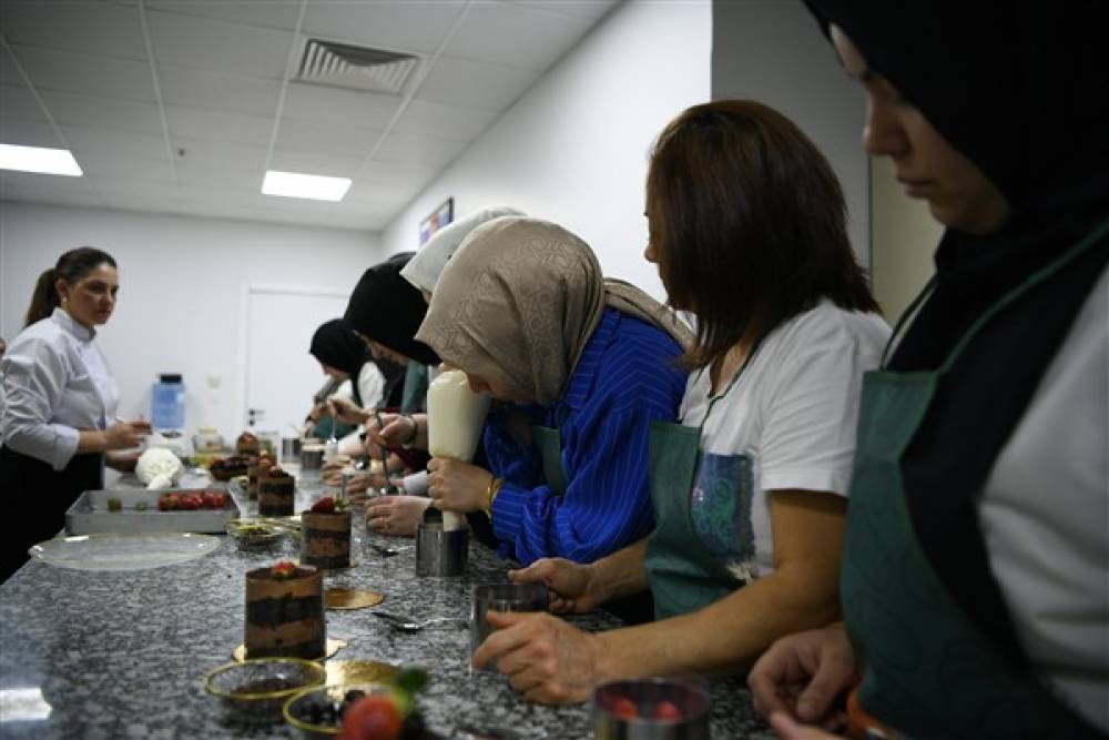 Çayırova'da pastacılık kursu başlatıldı