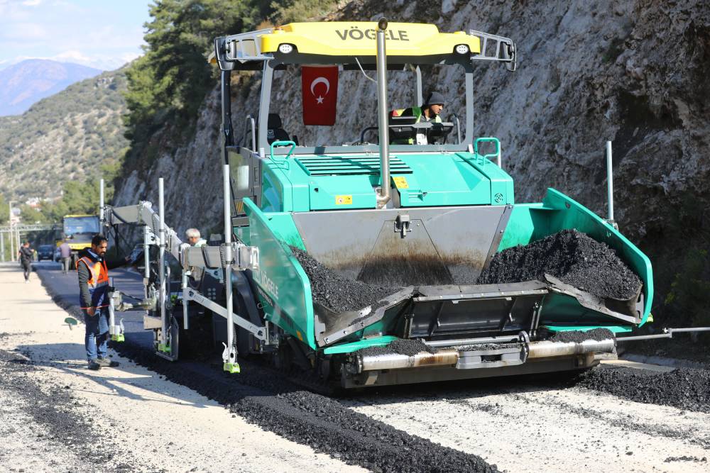 Muğla Büyükşehir Belediyesi,  Fethiye'deki yol ve altyapı çalışmalarını sürdürüyor