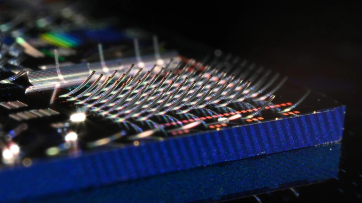 Işık tellere veda ediyor: ABD'den bin lazerli fotonik &ccedil;ip