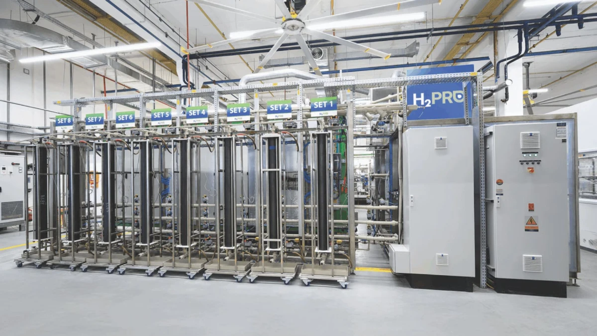 G&uuml;neşten hidrojene şebekesiz ve d&uuml;ş&uuml;k maliyetli ge&ccedil;iş