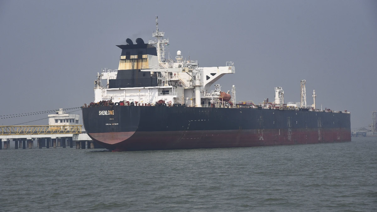 H&uuml;rm&uuml;z Boğazı&rsquo;nı ge&ccedil;en petrol tankeri Mumbai&rsquo;ye ulaştı