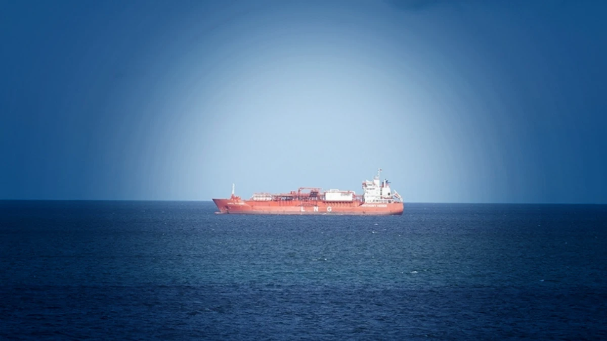 IEA raporu: G&uuml;nl&uuml;k 9,9 milyon varil petrol &uuml;retimi askıya alınabilir