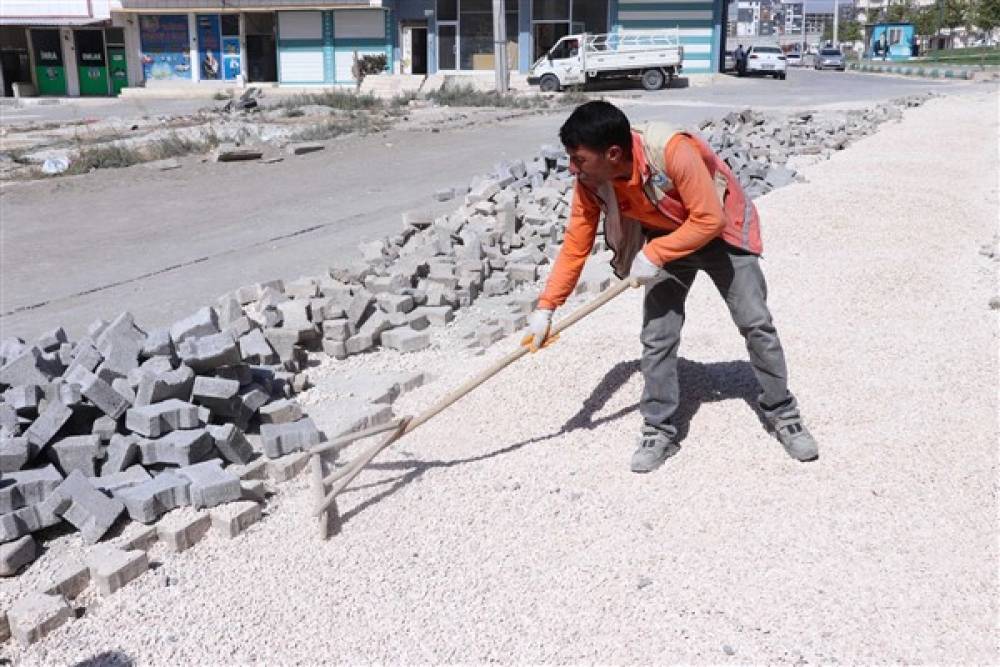 Haliliye’de üstyapı atağı ile sokaklar onarılıyor