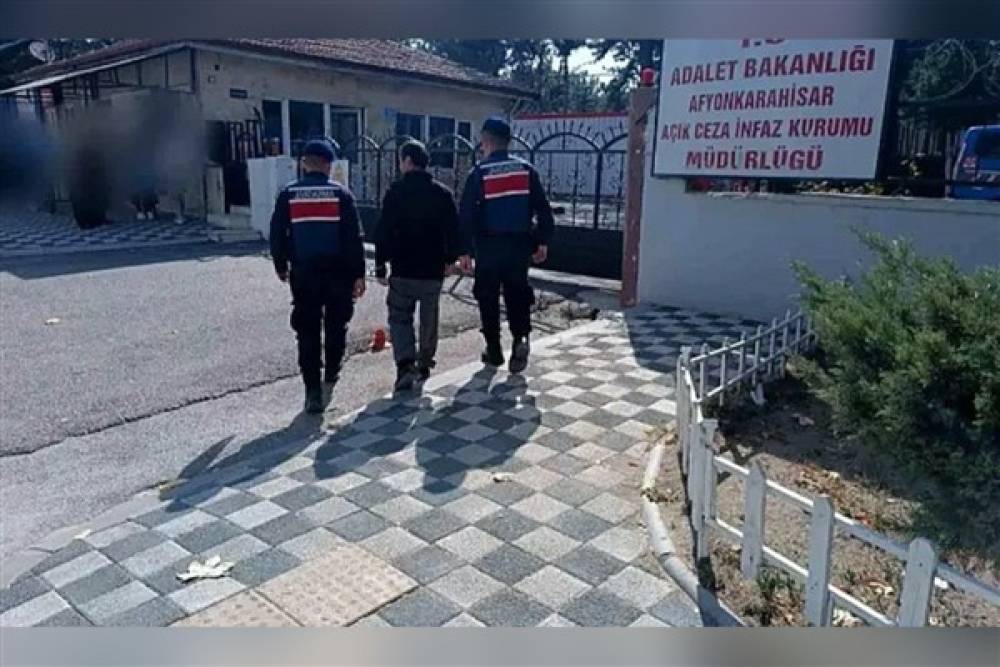 Afyonkarahisar'da hırsızlık suçundan aranan şahıs yakalandı