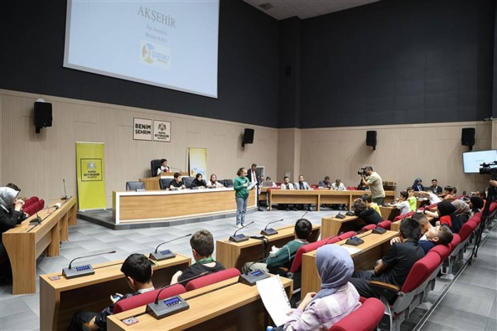 Konya Büyükşehir Belediyesi Çocuk Meclisi, ilk toplantısını yaptı