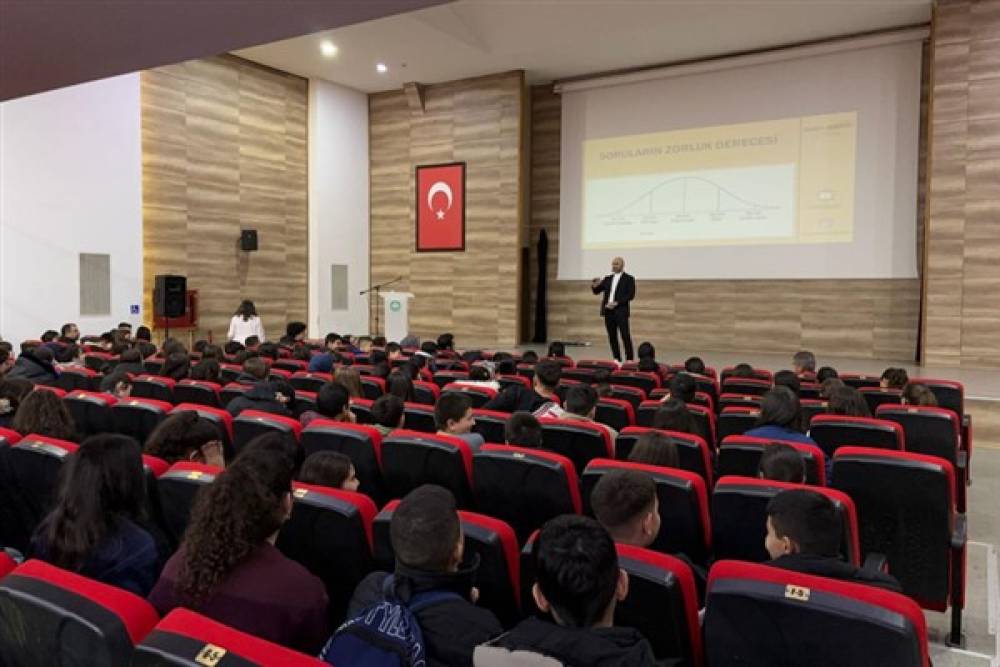 Manisa'da “Sınav Kaygısı ve Motivasyon” semineri düzenlendi