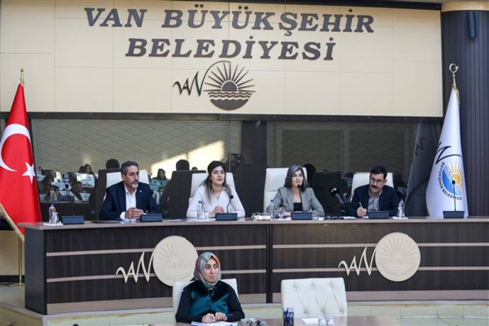 Van Büyükşehir Belediyesi'nin yılın ilk Meclis toplantısında kayyum tepkisi