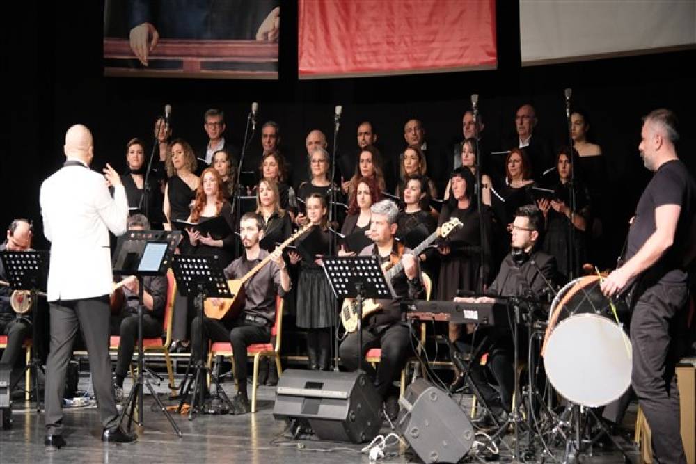 THM Korosu, Salihli'de “Umut Veren Türküler” isimli konser düzenledi