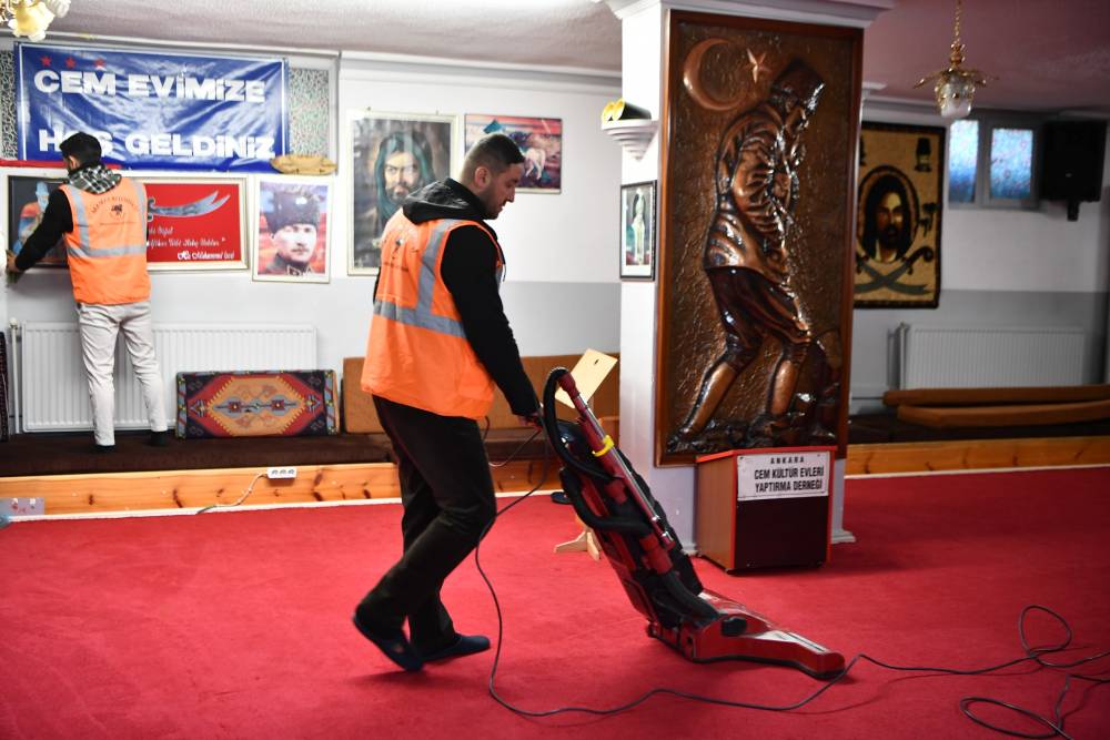 Mamak Belediyesi, Mamak genelinde bulunan ibadethanelerde temizlik çalışması yaptı