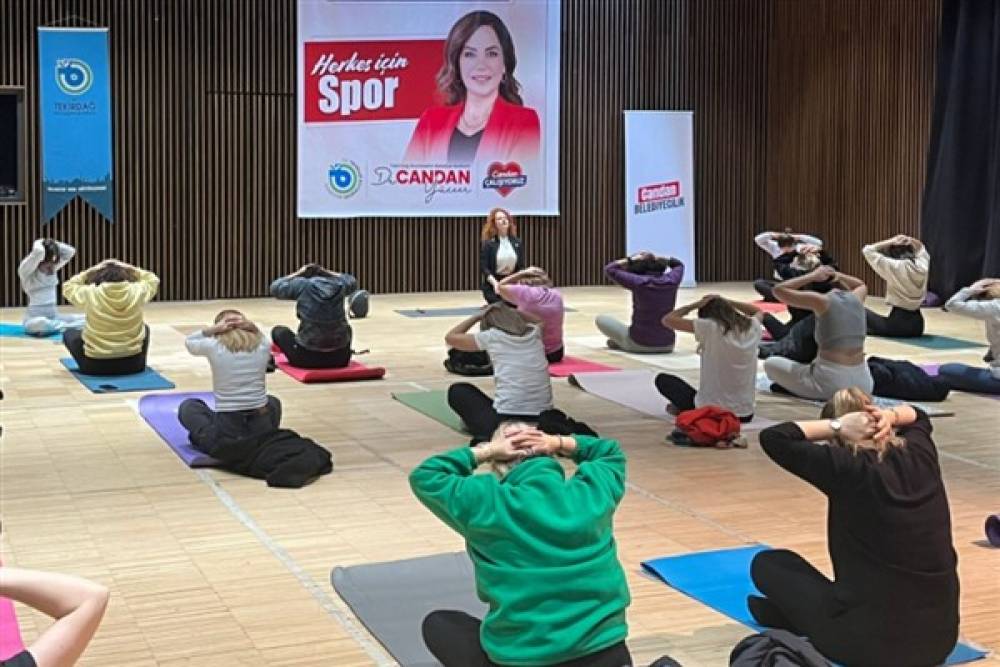 Tekirdağ Büyükşehir Belediyesi’nin yoga kursları başladı