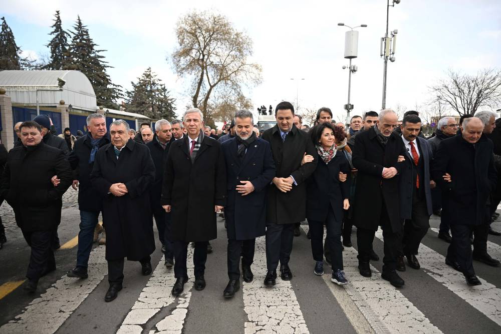 Başkan Yavaş, maden işçileri ile Özelleştirme İdaresi Başkanlığı'na yürüdü 