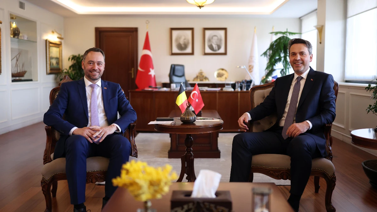Bakan Bayraktar Bel&ccedil;ikalı iş insanlarıyla bir araya geldi: Enerjide ortaklık mesajı
