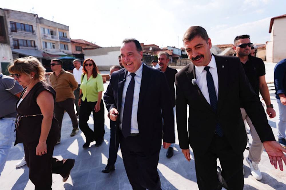 Başkan Dutlulu, Kula Eski Pazar Yeri&rsquo;nde y&uuml;r&uuml;t&uuml;len &ccedil;alışmaları inceledi