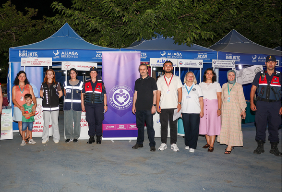 Aliağa'da bağımlılıkla m&uuml;cadeleye y&ouml;nelik bilgilendirme stantları a&ccedil;ıldı