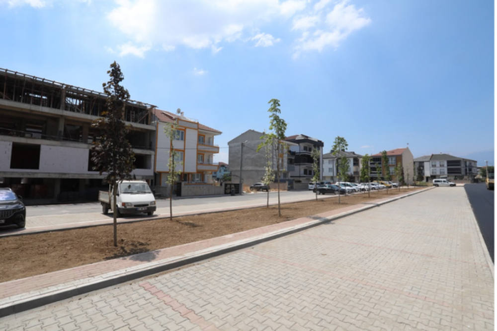 İneg&ouml;l Belediyesi'nden Yeni Mahalle'ye 64 ara&ccedil;lık otopark