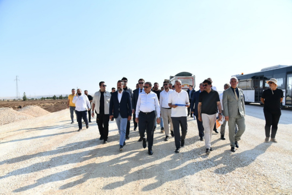 Şanlıurfa, TEKNOFEST G&uuml;neydoğu&rsquo;ya hazırlanıyor: GAP Havalimanı&rsquo;nda &ccedil;alışmalar incelendi